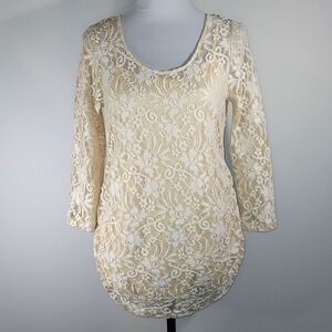 Jessica Simpson Cream Lace 3/4 Sleeve Scoop Neck Maternity Blouse Size Small